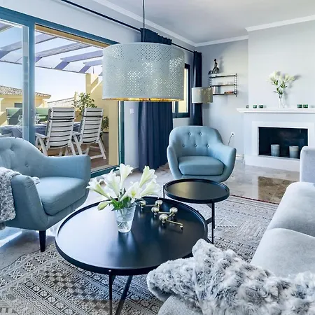 La-beautiful 3 Bedroom Penthouse Close To Sea Apartment *