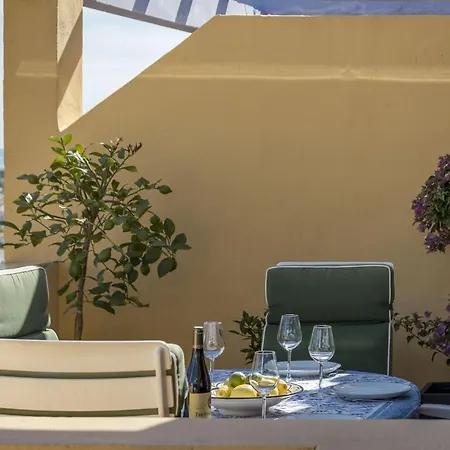La-beautiful 3 Bedroom Penthouse Close To Sea شقة *