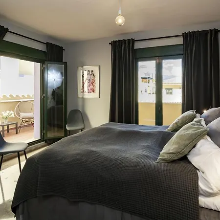 La-beautiful 3 Bedroom Penthouse Close To Sea *