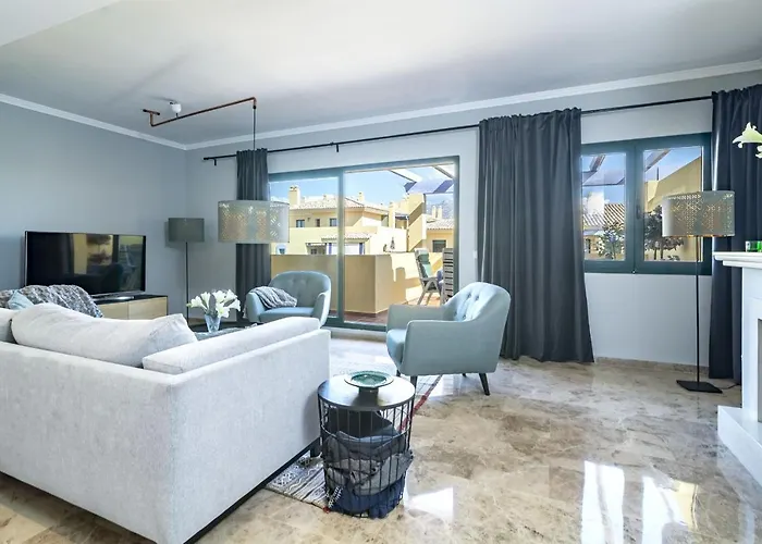 La-beautiful 3 Bedroom Penthouse Close To Sea Marbella