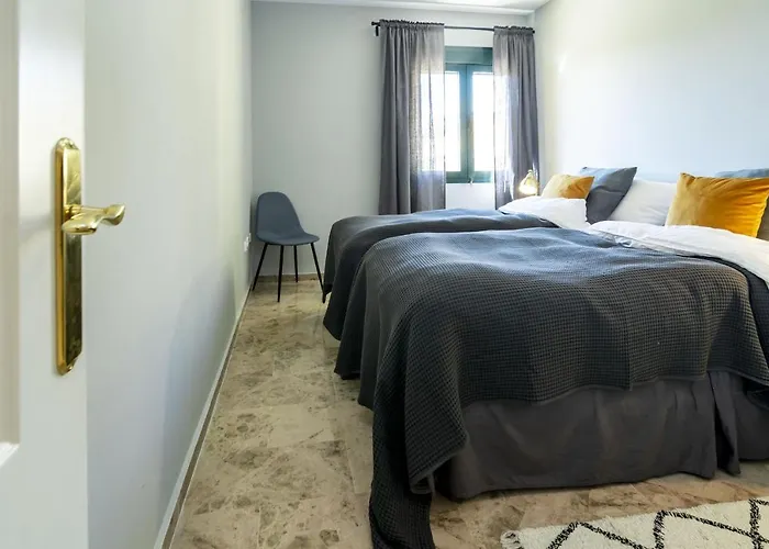 La-beautiful 3 Bedroom Penthouse Close To Sea *