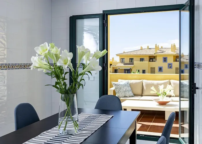 La-beautiful 3 Bedroom Penthouse Close To Sea *