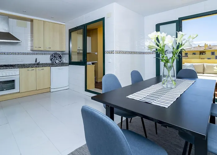Lejlighed La- Beautiful 3 Bedroom Penthouse Close To Sea