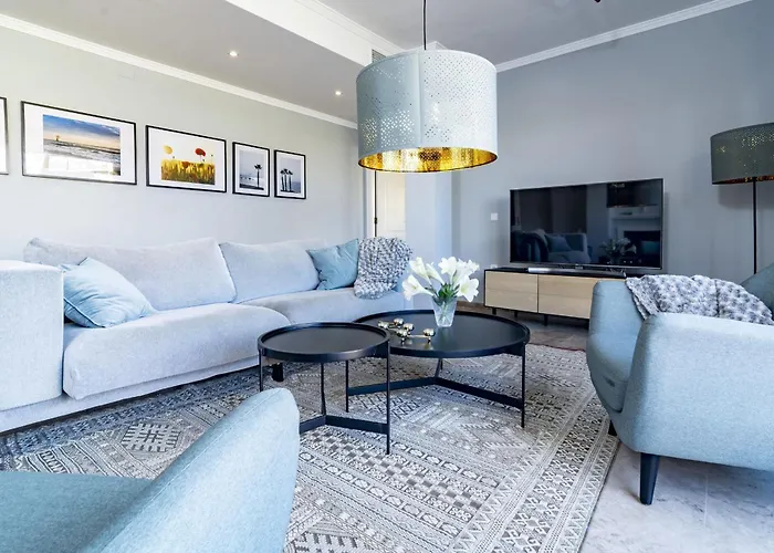 Lejlighed La- Beautiful 3 Bedroom Penthouse Close To Sea *