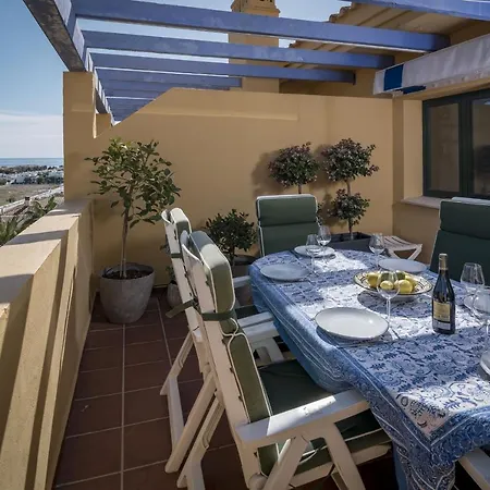 La-beautiful 3 Bedroom Penthouse Close To Sea *