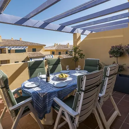 La-beautiful 3 Bedroom Penthouse Close To Sea *